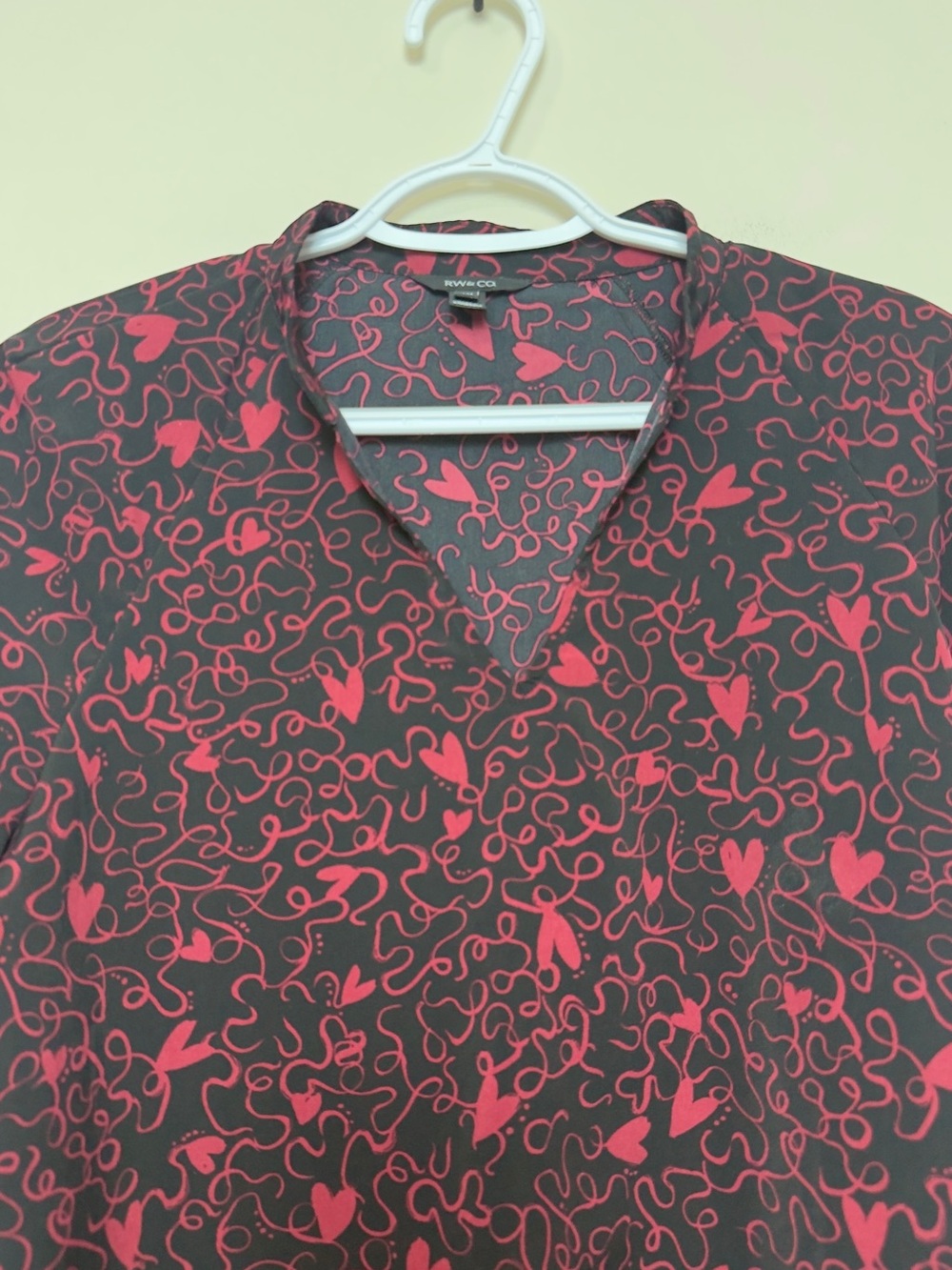 RW&CO Black Heart Print Blouse Medium Long Sleeve V-Neck Romantic Valentine Top - Picture 5 of 8